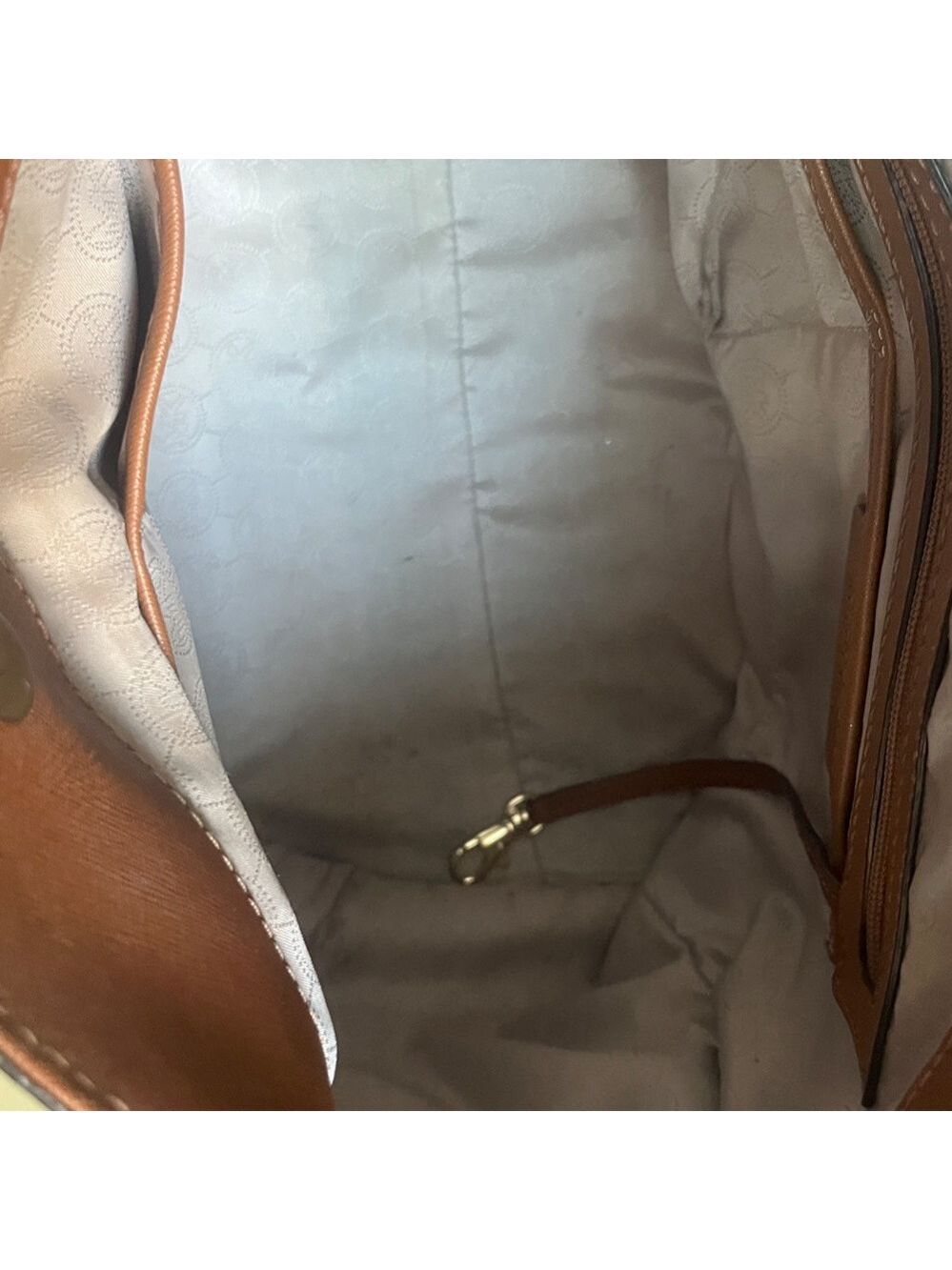 Michael Kors Large Hamilton Bag - Picture 11 of 16